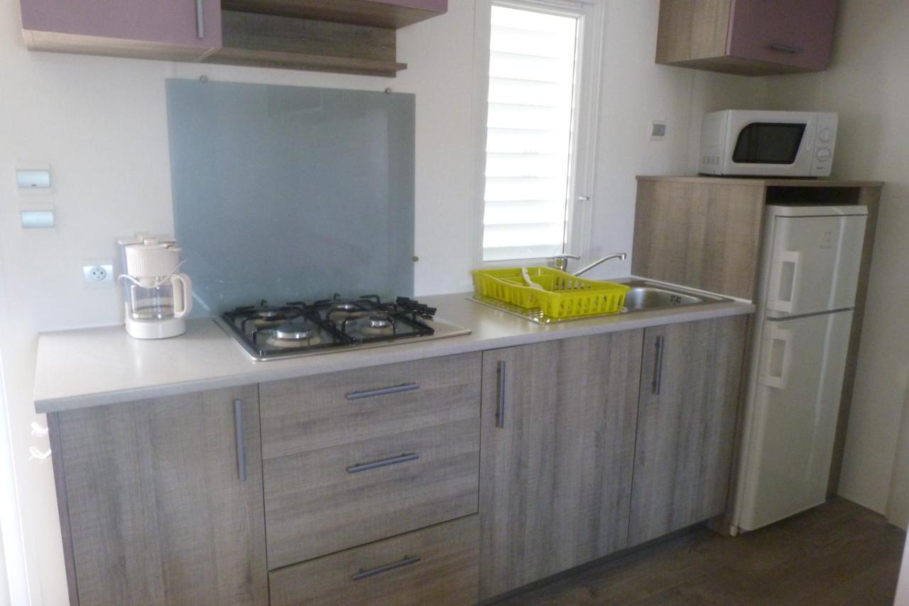 Camping L'Eau Vive Hotel Dauphin Buitenkant foto