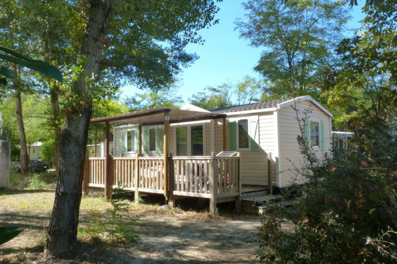 Camping L'Eau Vive Hotel Dauphin Buitenkant foto