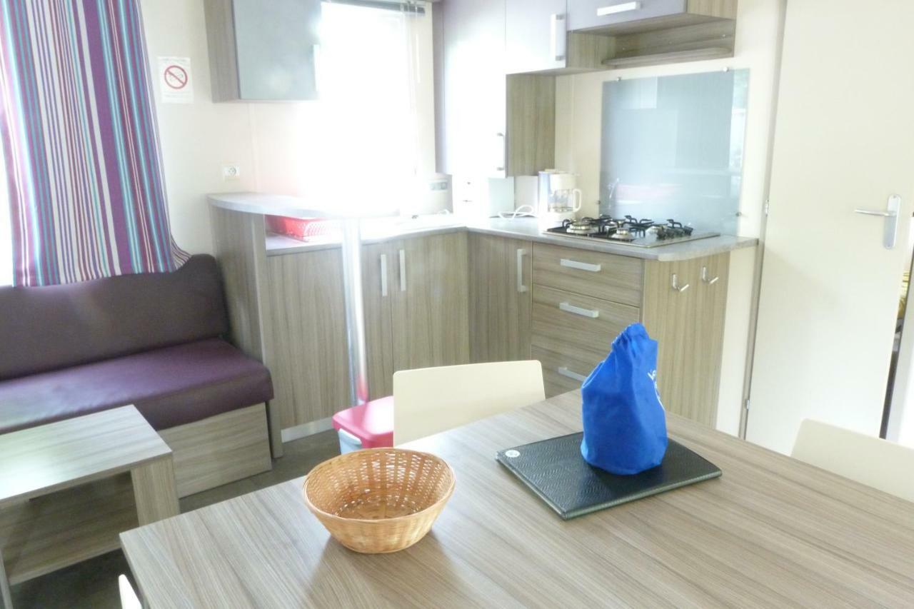 Camping L'Eau Vive Hotel Dauphin Buitenkant foto