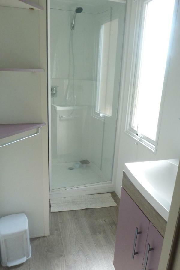 Camping L'Eau Vive Hotel Dauphin Buitenkant foto