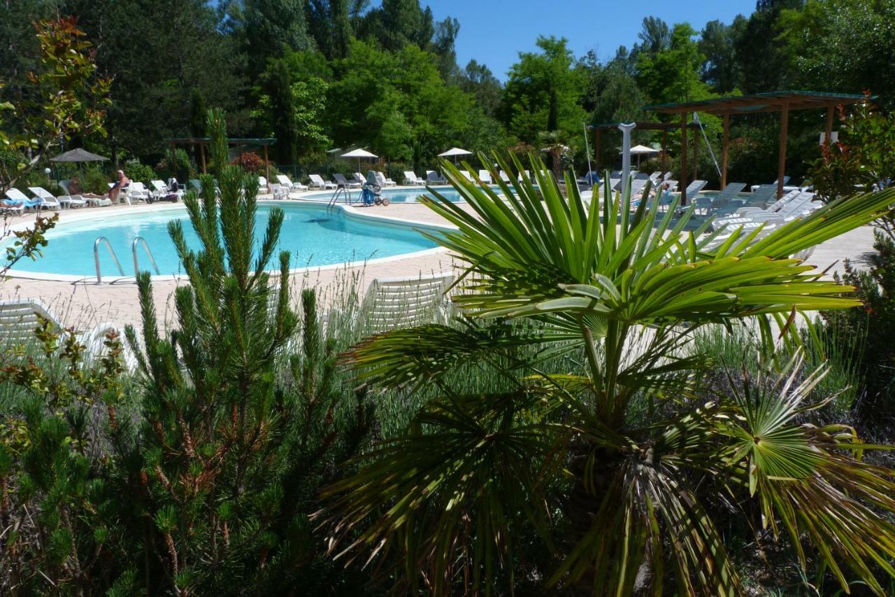 Camping L'Eau Vive Hotel Dauphin Buitenkant foto